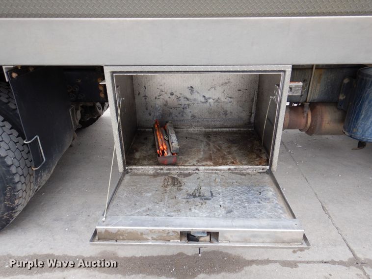 image for item DP5457 2012 International WorkStar 7500  vacuum truck