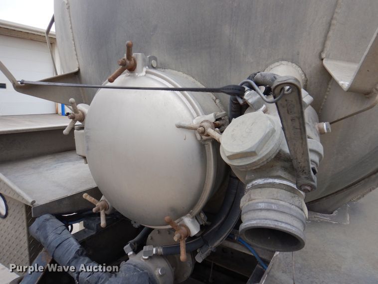 image for item DP5457 2012 International WorkStar 7500  vacuum truck