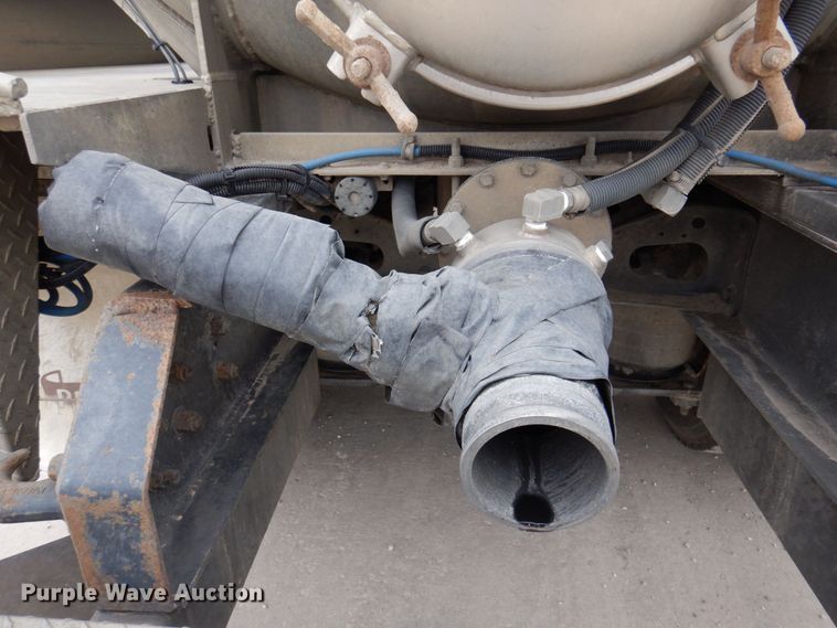 image for item DP5457 2012 International WorkStar 7500  vacuum truck