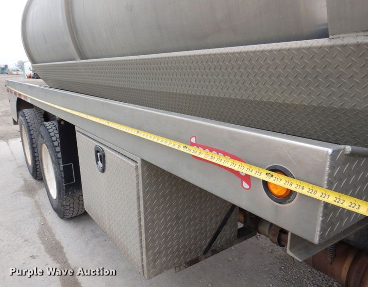 image for item DP5457 2012 International WorkStar 7500  vacuum truck