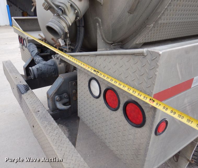 image for item DP5457 2012 International WorkStar 7500  vacuum truck