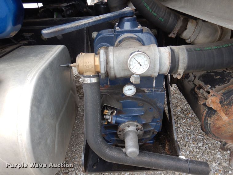 image for item DP5457 2012 International WorkStar 7500  vacuum truck