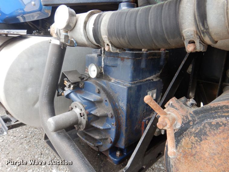 image for item DP5457 2012 International WorkStar 7500  vacuum truck