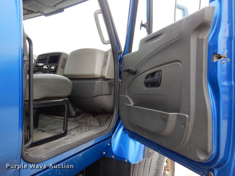 image for item DP5457 2012 International WorkStar 7500  vacuum truck