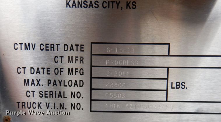 image for item DP5457 2012 International WorkStar 7500  vacuum truck