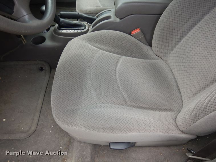 image for item DT9800 2004 Dodge Stratus