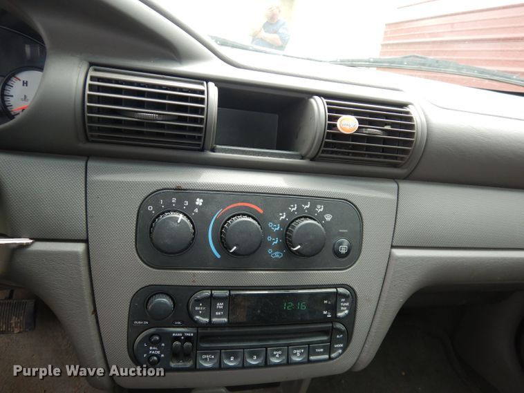 image for item DT9800 2004 Dodge Stratus