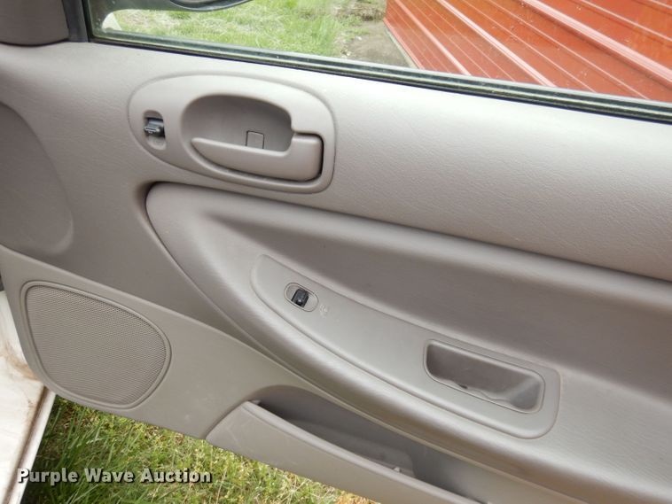 image for item DT9800 2004 Dodge Stratus