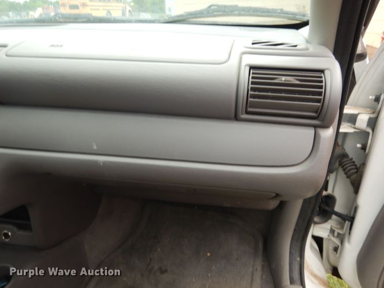 image for item DT9800 2004 Dodge Stratus