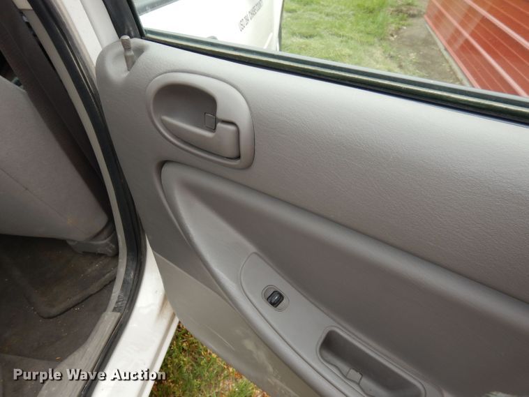 image for item DT9800 2004 Dodge Stratus