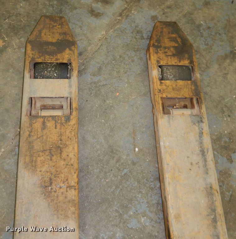 image for item DT9801 John Deere 309 Series  blade