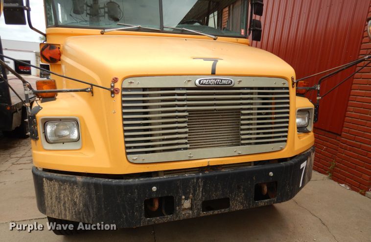 image for item DT9804 2001 Freightliner FS65  school bus