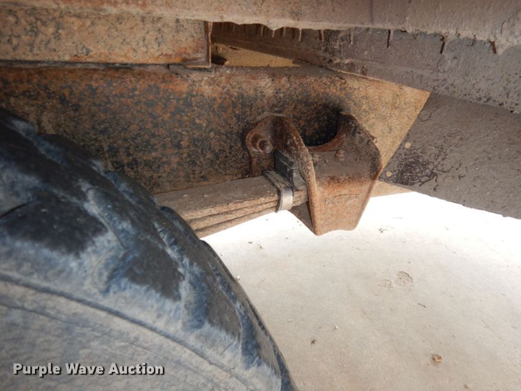 image for item DT9804 2001 Freightliner FS65  school bus