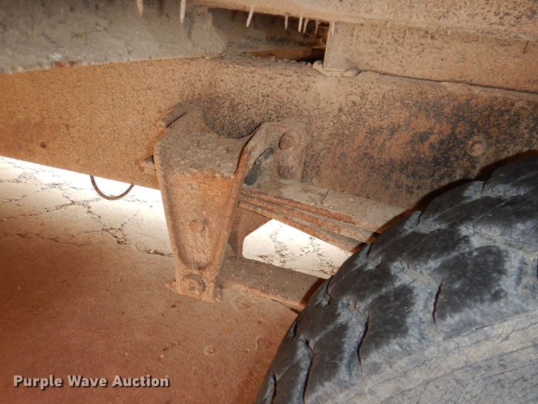 image for item DT9804 2001 Freightliner FS65  school bus