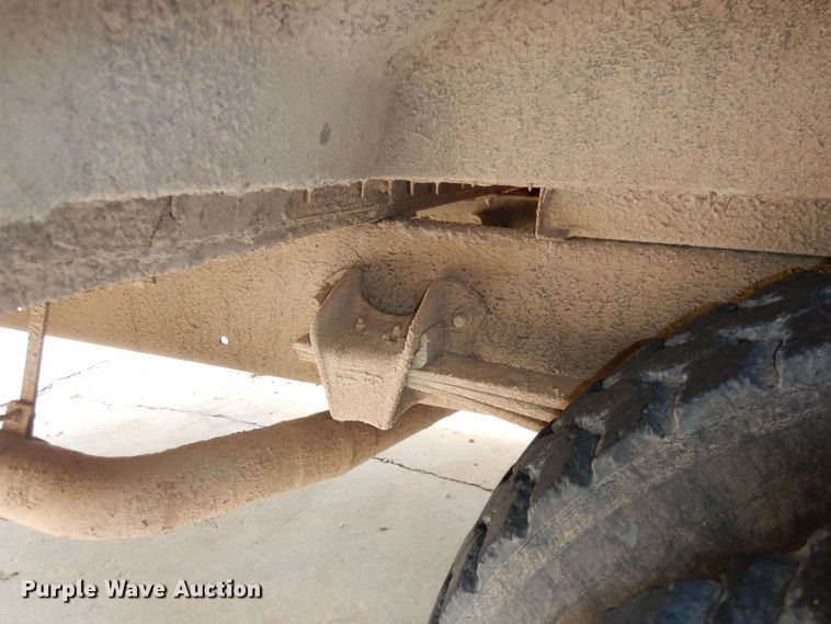 image for item DT9804 2001 Freightliner FS65  school bus