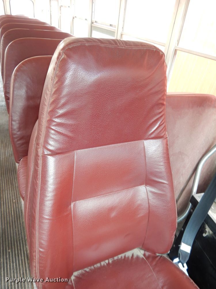 image for item DT9804 2001 Freightliner FS65  school bus