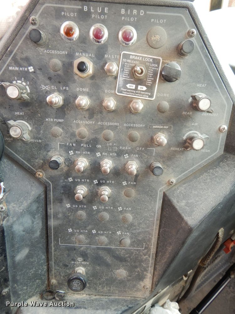 image for item DT9804 2001 Freightliner FS65  school bus