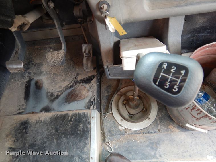 image for item DT9804 2001 Freightliner FS65  school bus