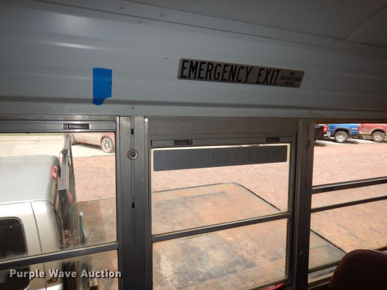 image for item DT9804 2001 Freightliner FS65  school bus