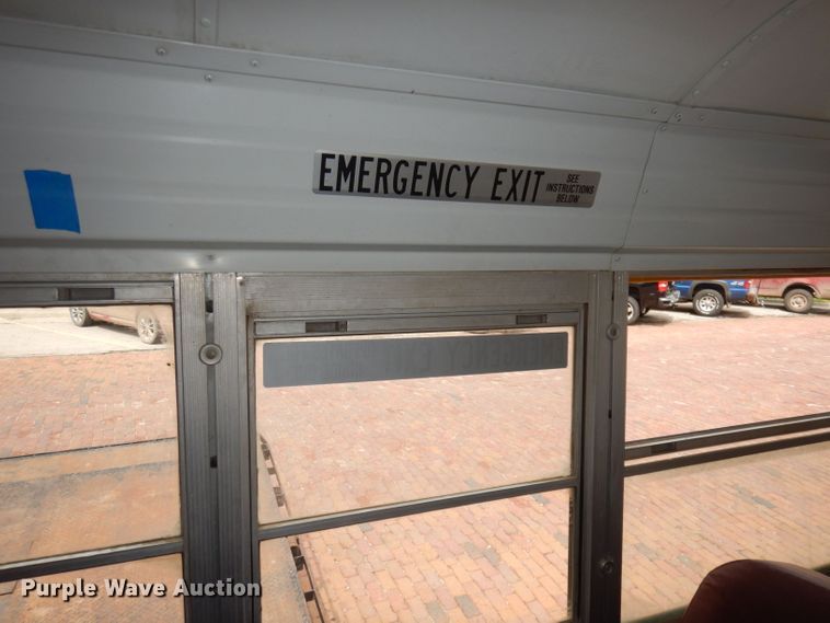 image for item DT9804 2001 Freightliner FS65  school bus