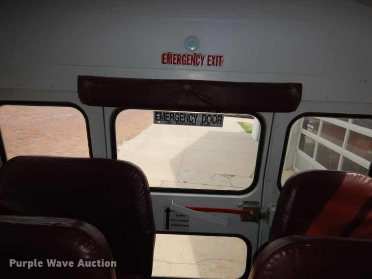 image for item DT9804 2001 Freightliner FS65  school bus