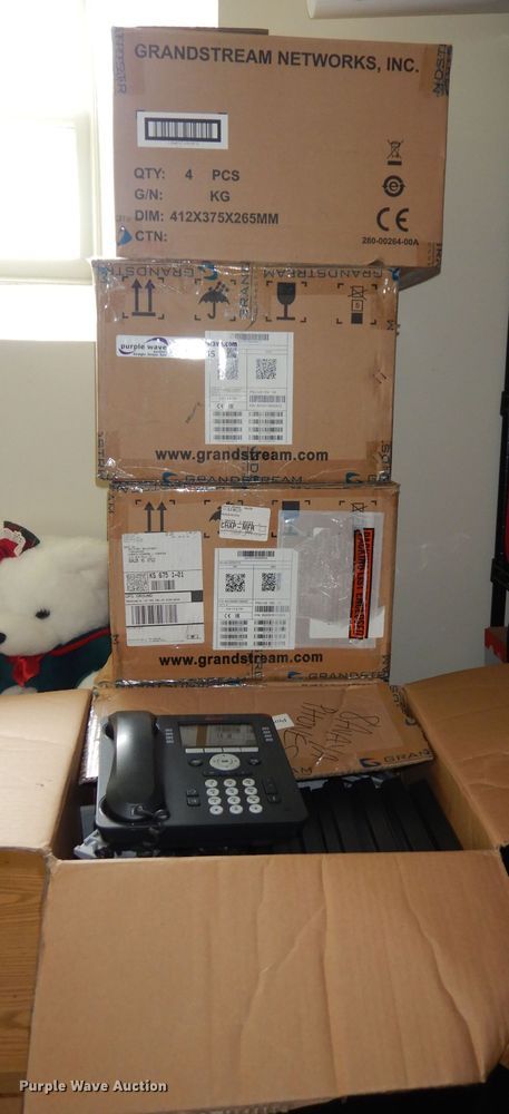 image for item DT9805 Approximately 25 phones