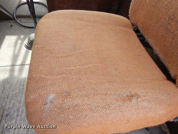 image for item DT9808 1990 International 9300  semi truck