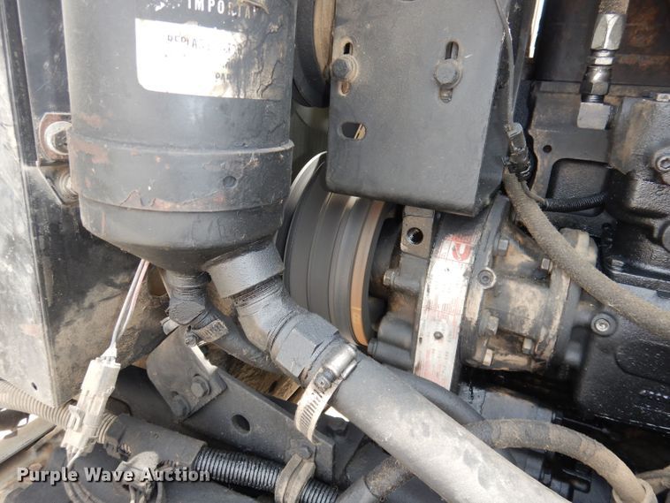 image for item DT9808 1990 International 9300  semi truck