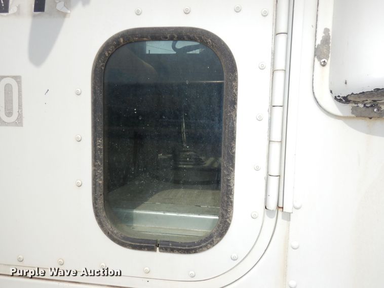 image for item DT9808 1990 International 9300  semi truck