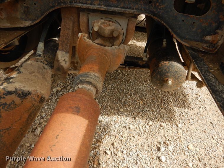 image for item DT9808 1990 International 9300  semi truck