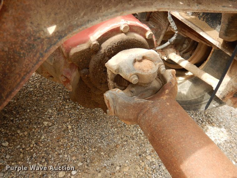 image for item DT9808 1990 International 9300  semi truck