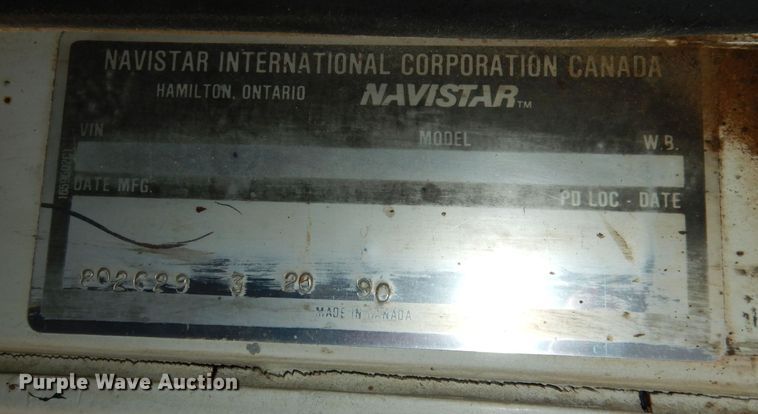 image for item DT9808 1990 International 9300  semi truck