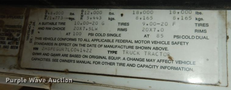 image for item DT9808 1990 International 9300  semi truck