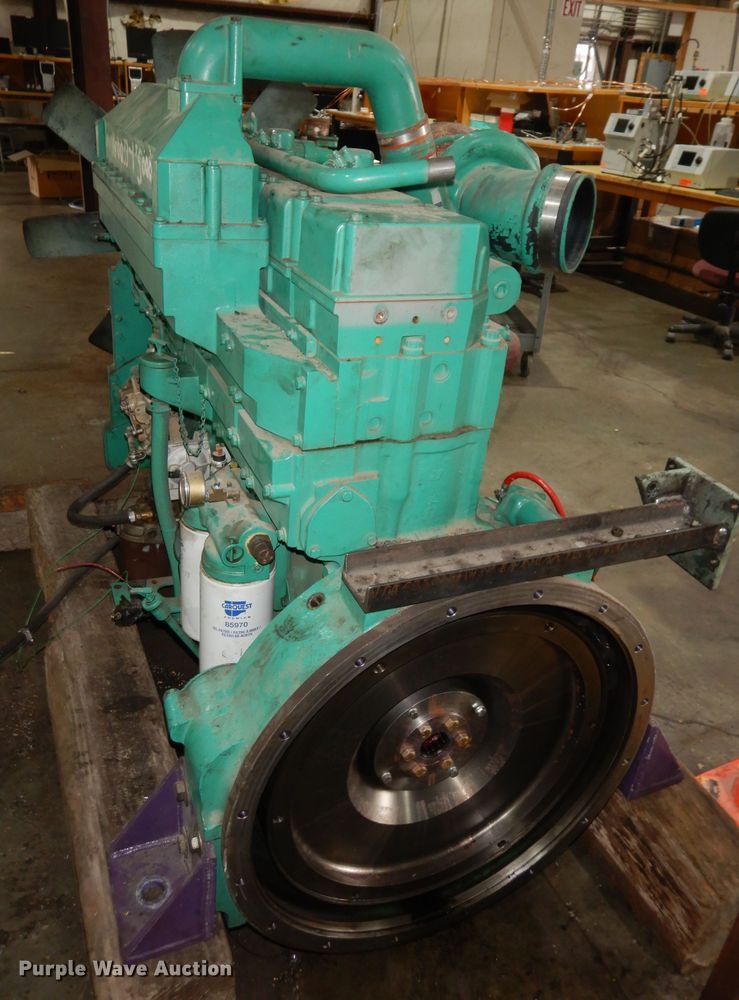 image for item DT9854 Cummins  engine