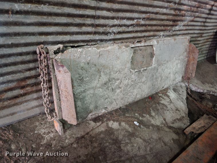 image for item HK9356 1982 International 1954  dump truck