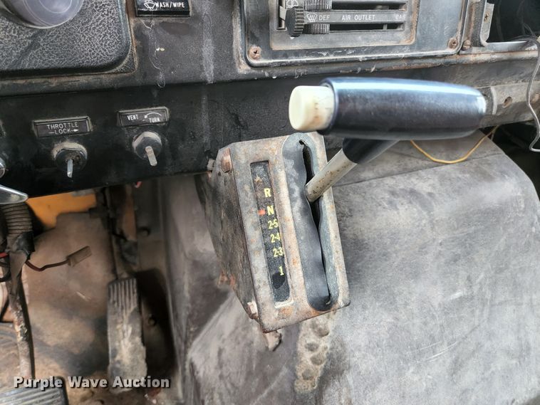 image for item HK9356 1982 International 1954  dump truck