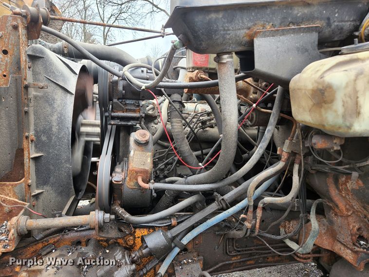 image for item HK9356 1982 International 1954  dump truck