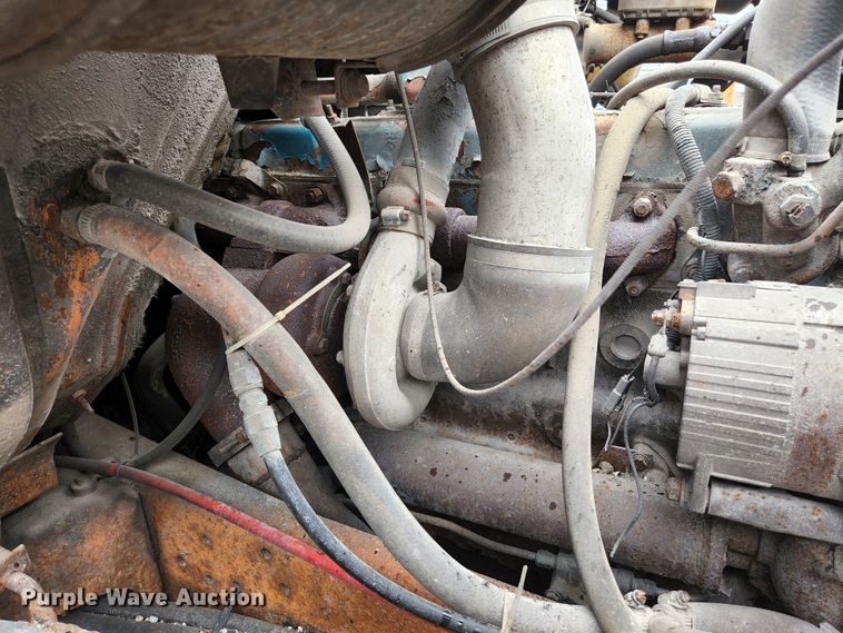 image for item HK9356 1982 International 1954  dump truck