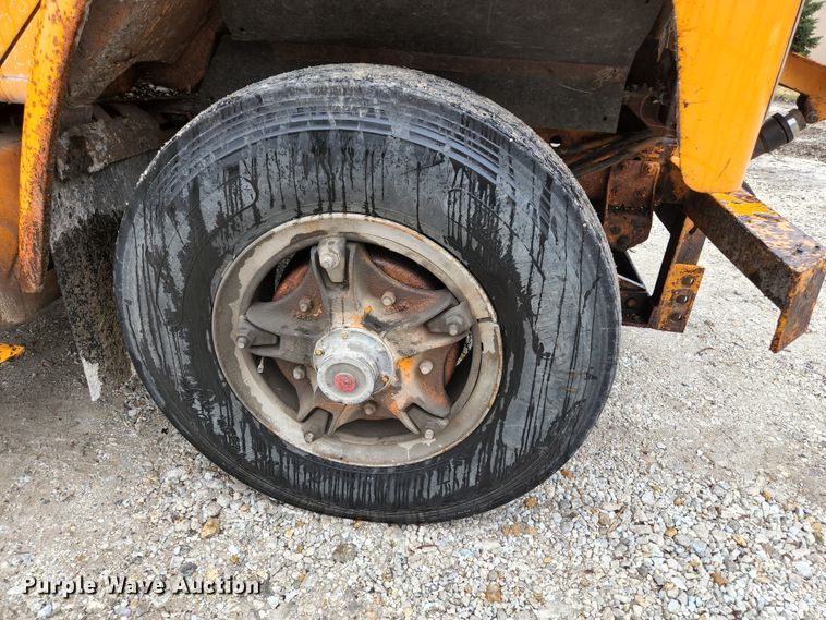 image for item HK9356 1982 International 1954  dump truck