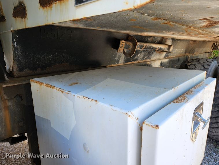 image for item HV9615 2003 International 7400  dump truck