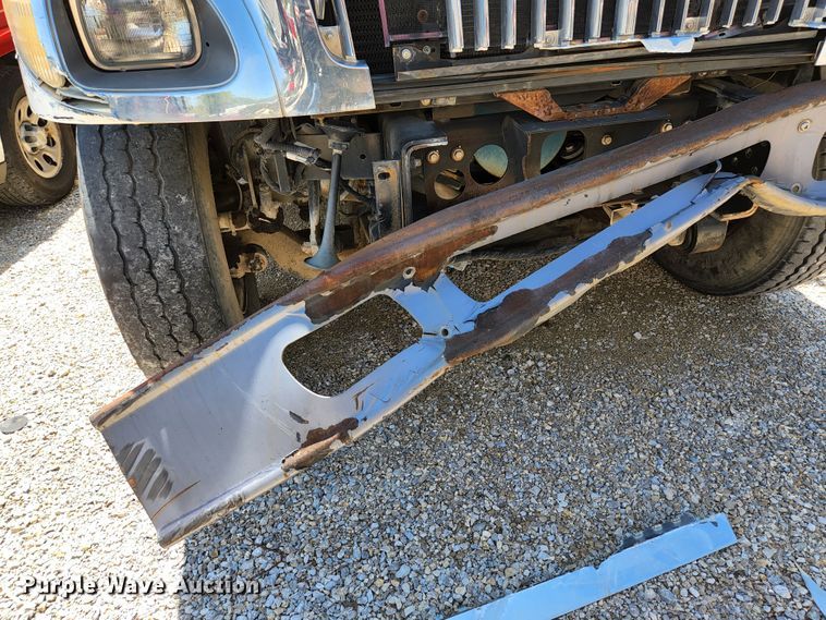 image for item HV9615 2003 International 7400  dump truck