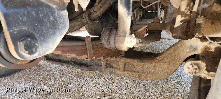 image for item HV9615 2003 International 7400  dump truck