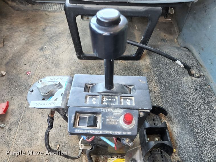 image for item HV9615 2003 International 7400  dump truck