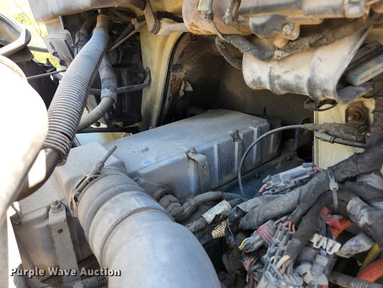 image for item HV9615 2003 International 7400  dump truck