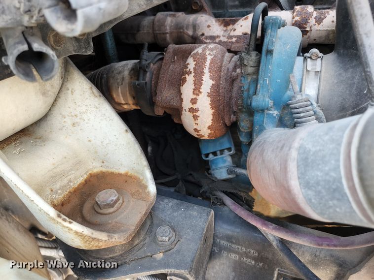 image for item HV9615 2003 International 7400  dump truck