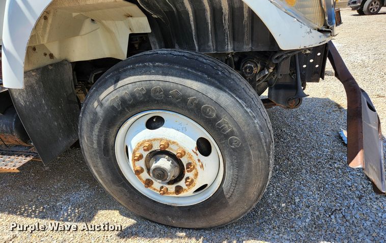 image for item HV9615 2003 International 7400  dump truck