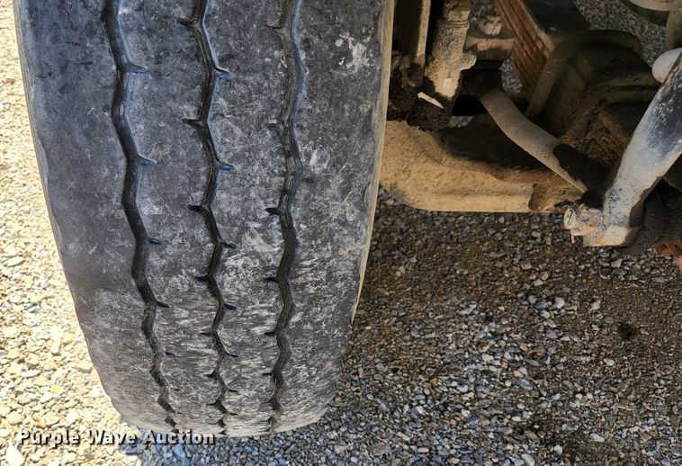 image for item HV9615 2003 International 7400  dump truck