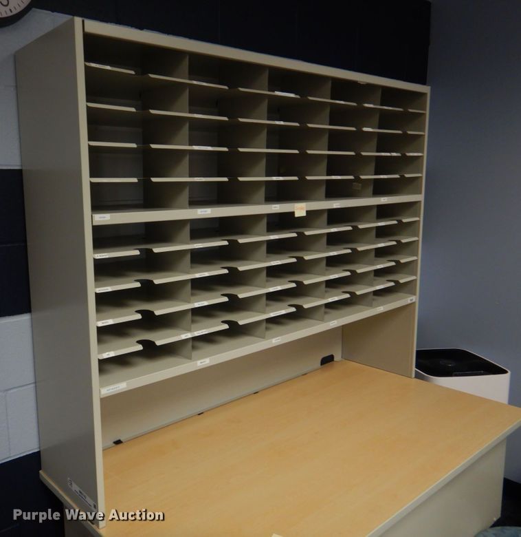 image for item IM9742 Mail rack