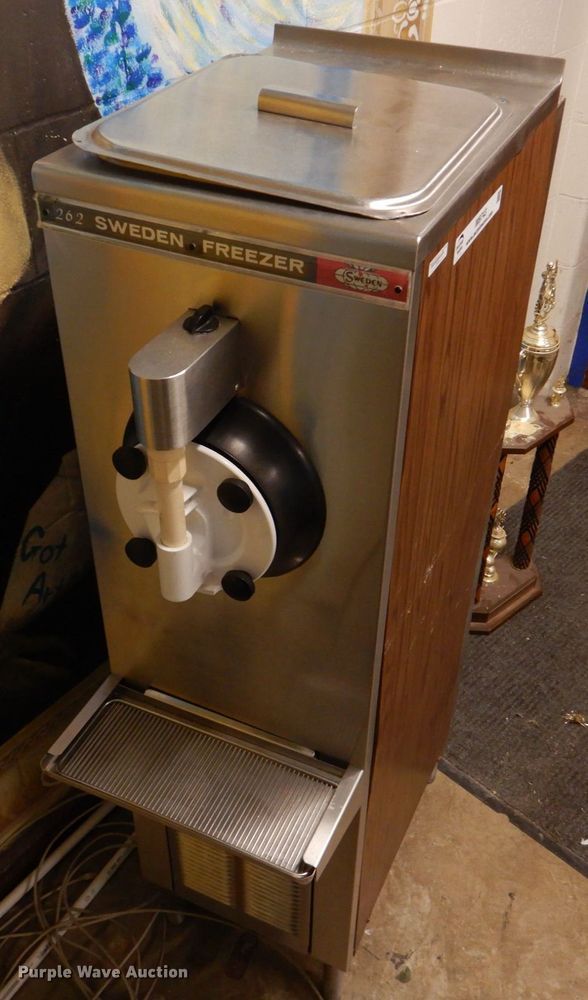 image for item IM9743 Sweden 262  ice cream machine