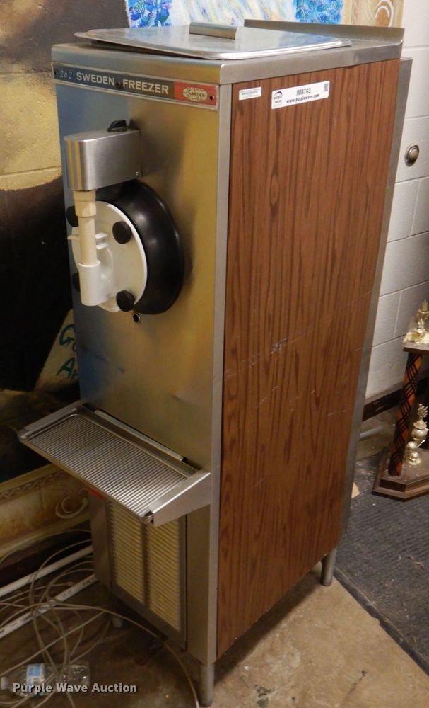 image for item IM9743 Sweden 262  ice cream machine